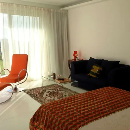 La Casa Bianca Bed & Breakfast *